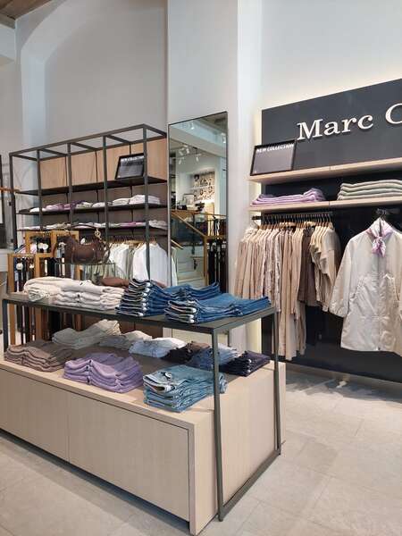 model outfit women beige fs marcopolo